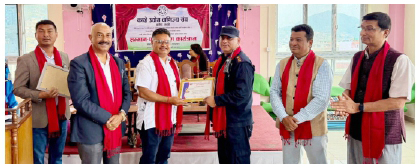 प्रहरीलाई सघाउनेलाई पुनर्निर्माण समितिको सम्मान